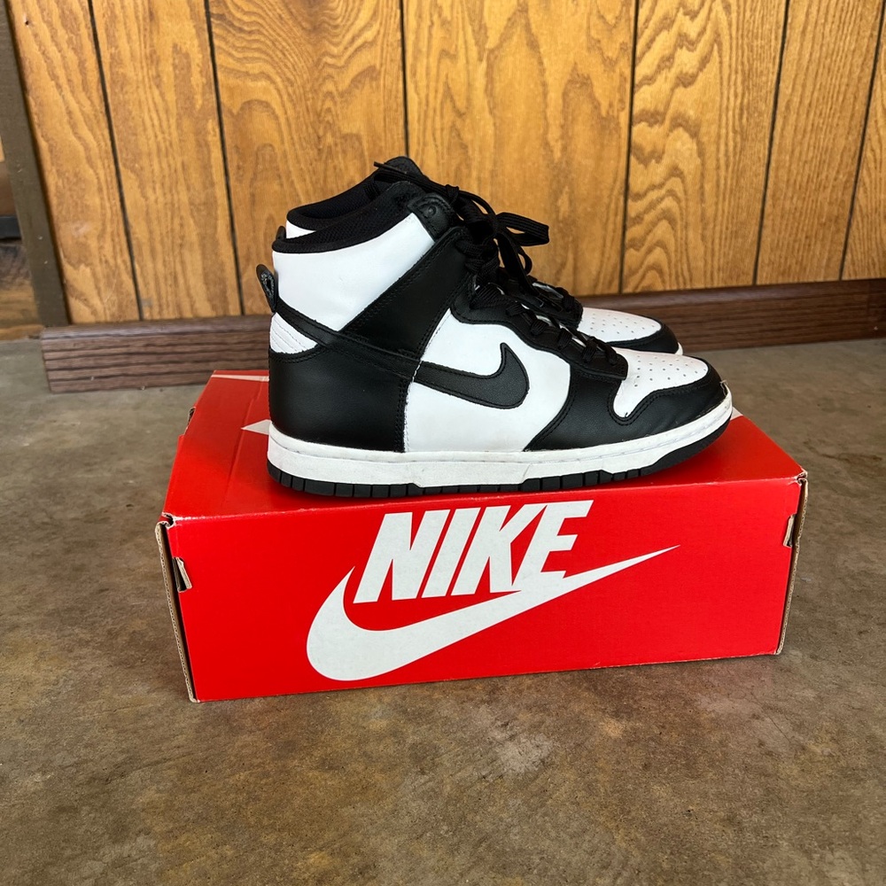 Nike Black and White High-Top Sneakers - Picture 5 of 8